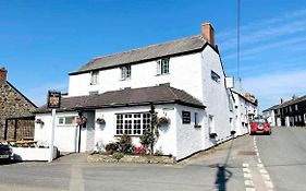 The Fourways Inn